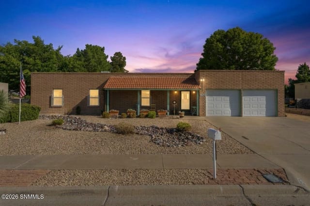 1253 Oakridge Drive, Las Cruces, NM 88005 photo 2