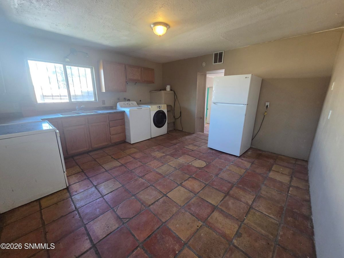 343 E Bowman Avenue, Las Cruces, NM 88001 photo 9