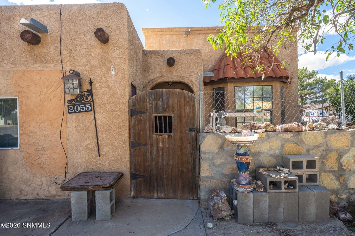 2055 Briarwood Lane, Las Cruces, NM 88005 photo 2