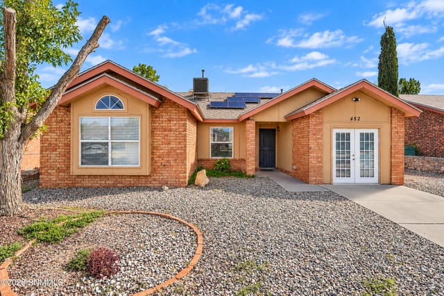452 Augustus Road, Las Cruces, NM – 3 bedroom, 1,203 sqft single family residence for sale at $255,000