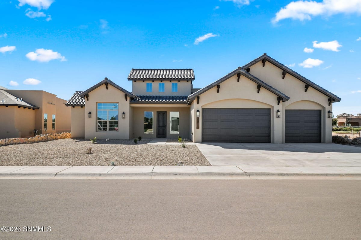 3819 Santa Catalina Loop, Las Cruces, NM 88005 photo 2