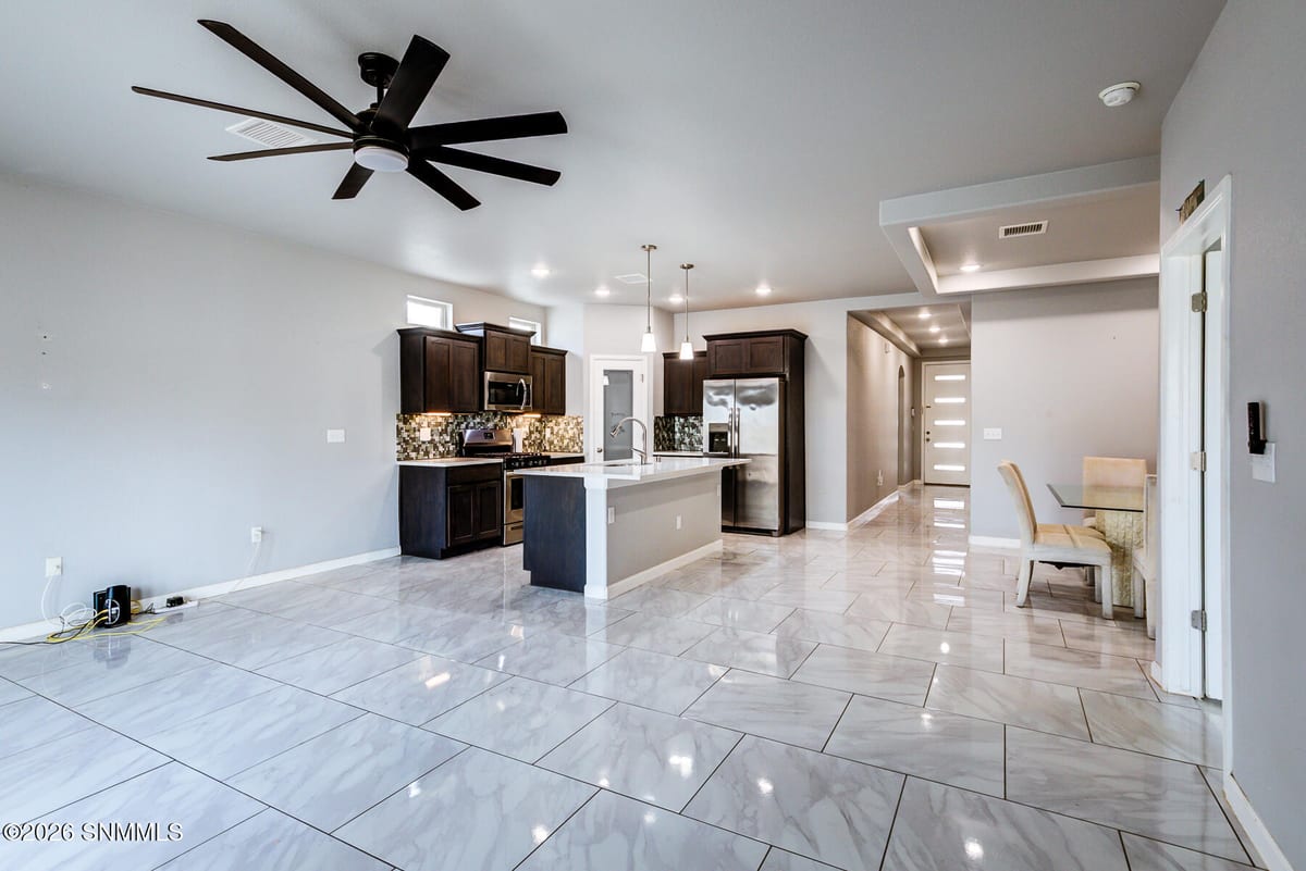 1093 Nickel Hill Avenue, Sunland Park, NM 88008 photo 4
