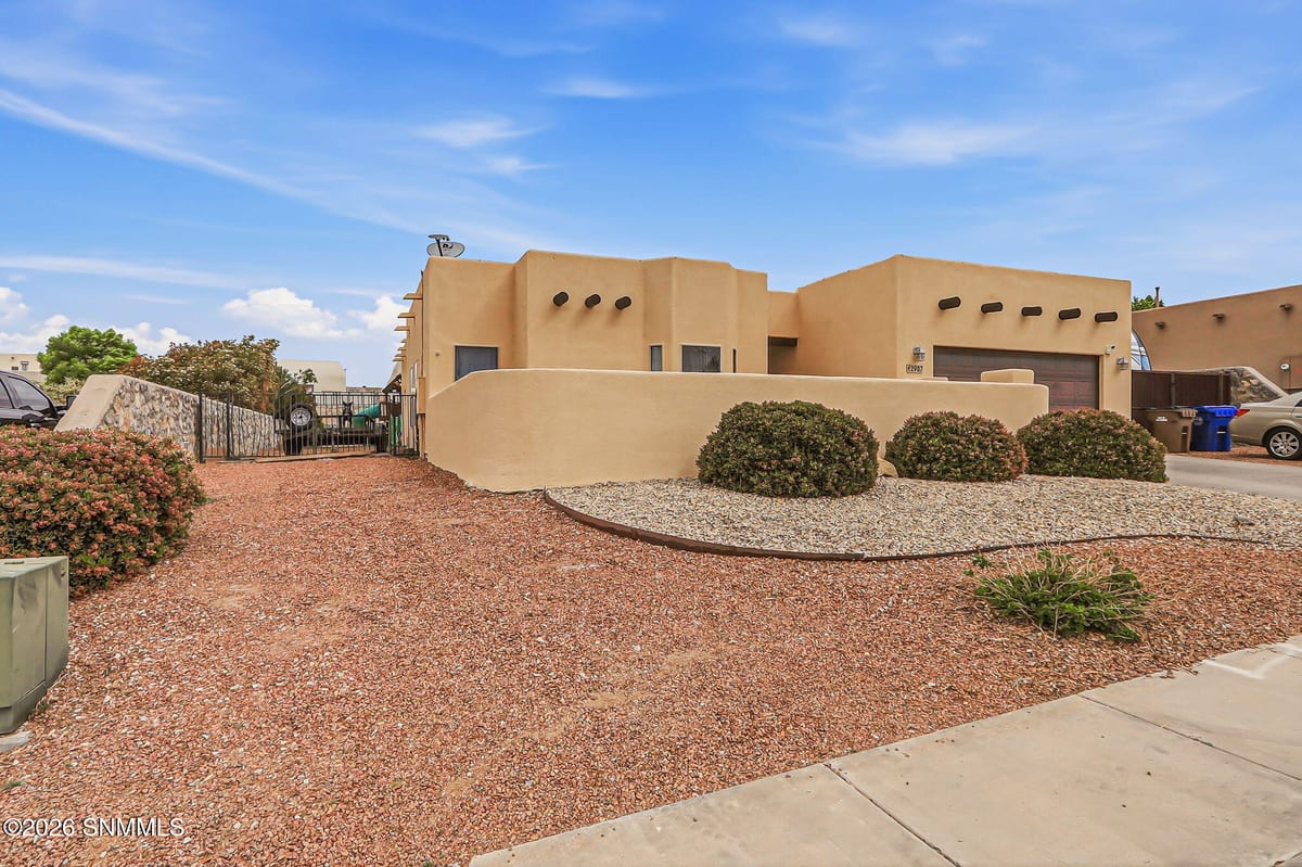 2907 Long Bow Loop, Las Cruces, NM 88011 photo 3