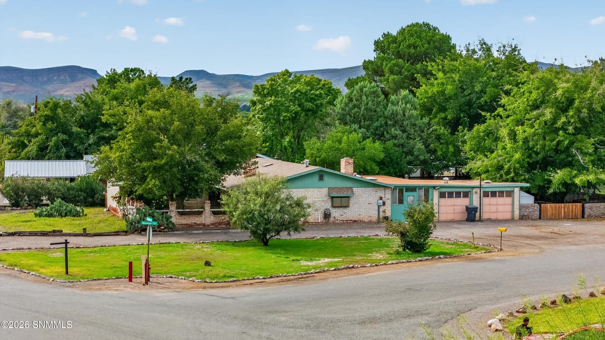 1800 Meadow Lane, Las Cruces, NM 88007 photo 3