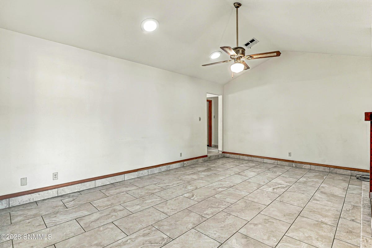 2930 Topley Avenue, Las Cruces, NM 88005 photo 13