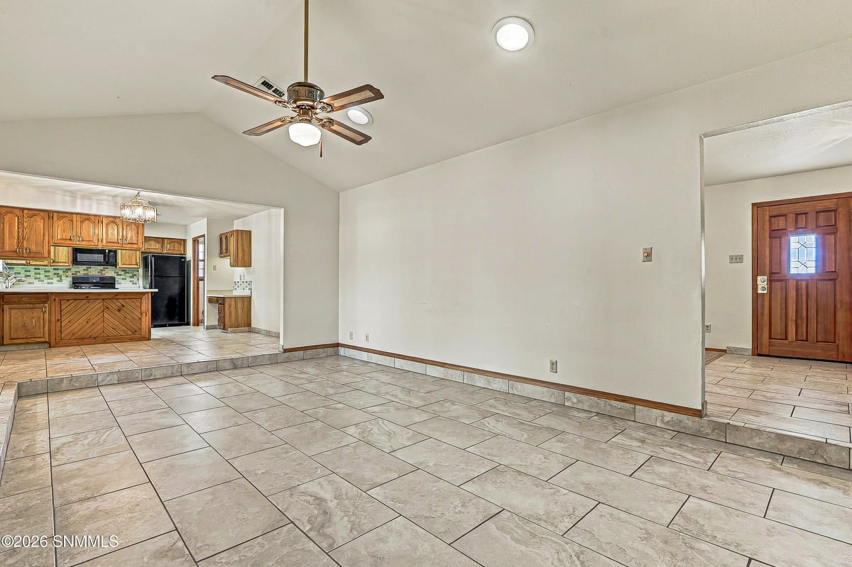 2930 Topley Avenue, Las Cruces, NM 88005 photo 9