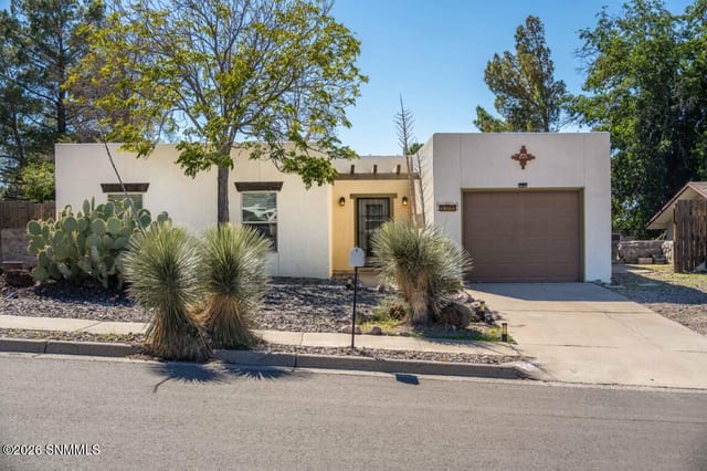 3303 Mercury Lane, Las Cruces, NM – 3 bedroom, 1,364 sqft single family residence for sale at $225,000