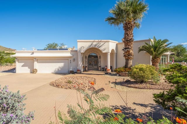 6760 Bright View Road, Las Cruces, NM – 3 bedroom, 2,520 sqft single family residence for sale at $620,000