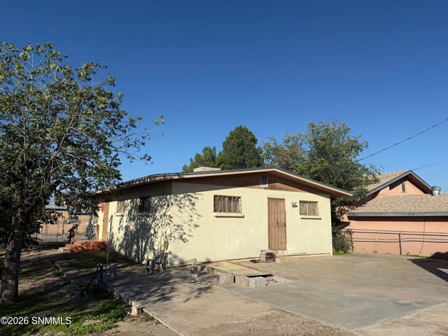 211 E Corpening Avenue, La Mesa, NM 88044 photo 2