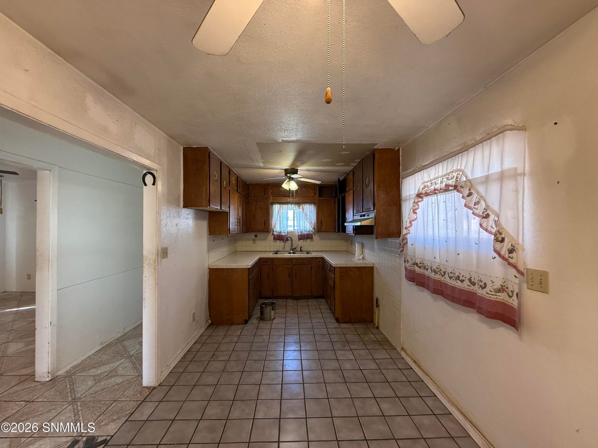 211 E Corpening Avenue, La Mesa, NM 88044 photo 8