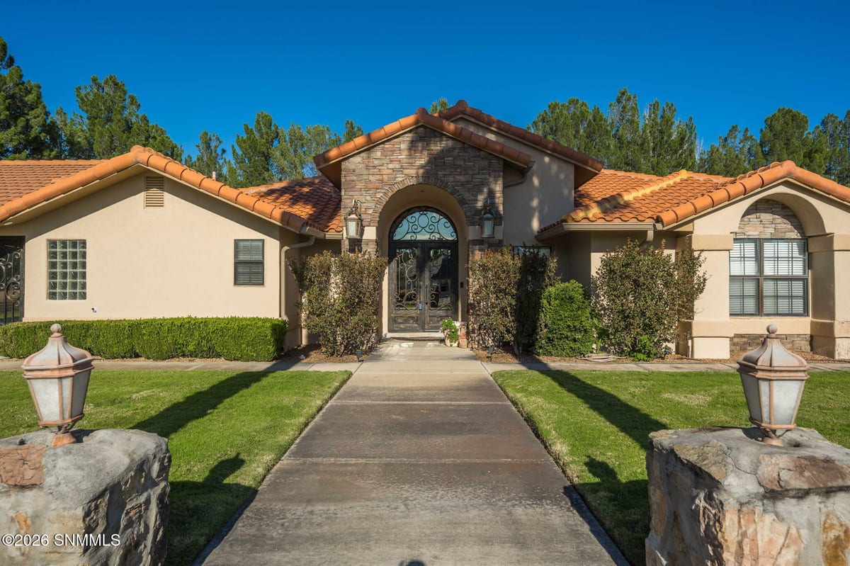 2909 Camino Castillo, Las Cruces, NM 88005 photo 4