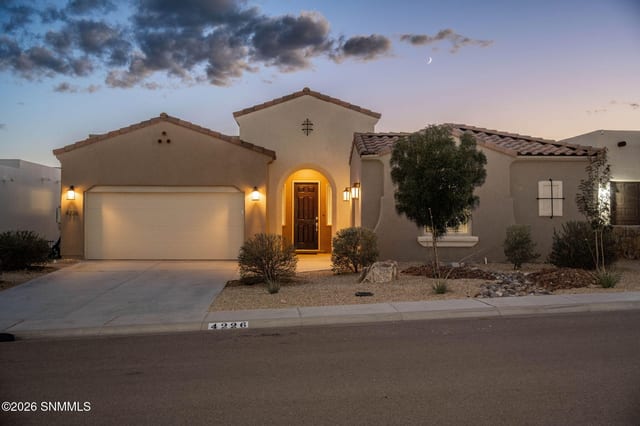 Casa unifamiliar en venta por $450,000: 4226 Arcadia Point, Las Cruces, NM – 4 recámaras, 2,378 pies²