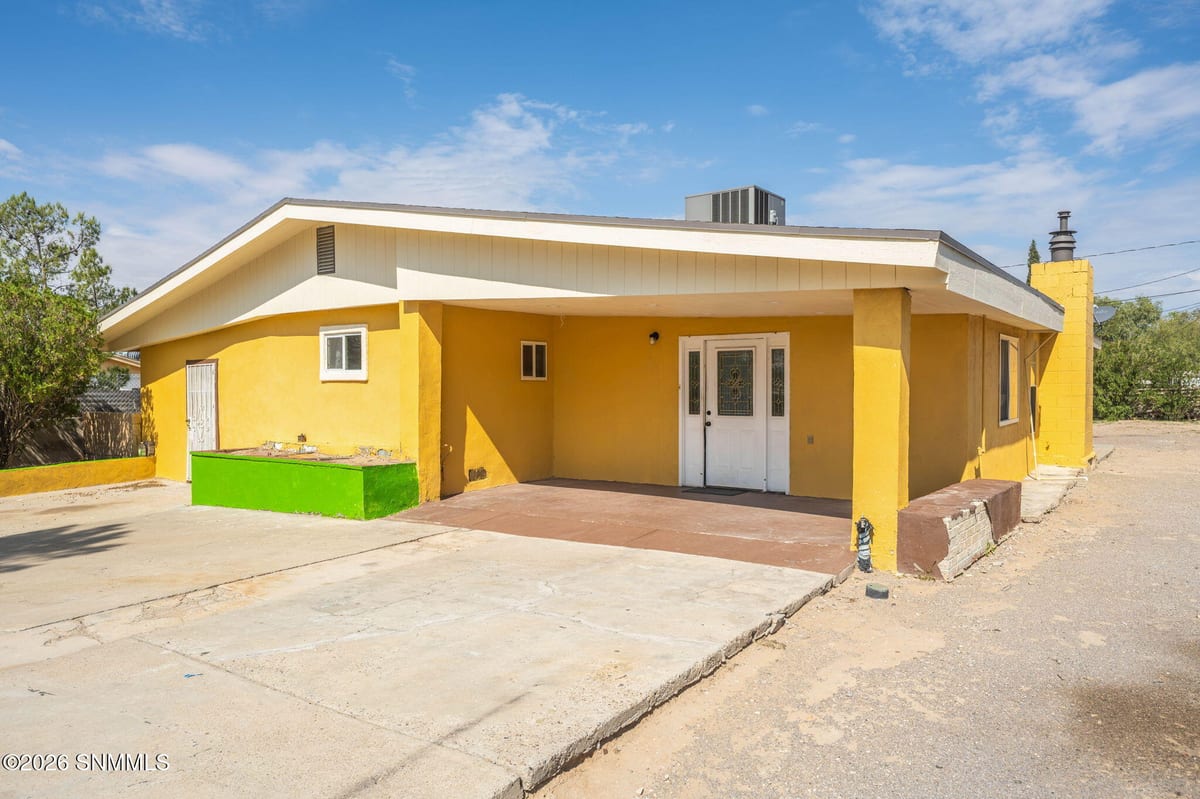 2005 Livesay Street, Anthony, NM 88021 photo 2