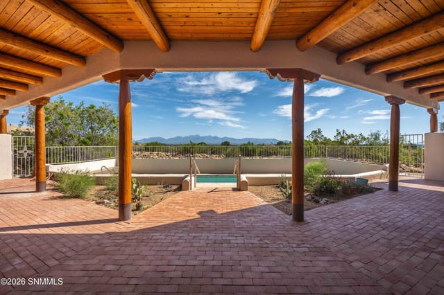 Casa unifamiliar en venta por $525,000: 6605 Vista Del Reino, Las Cruces, NM – 3 recámaras, 2,302 pies²