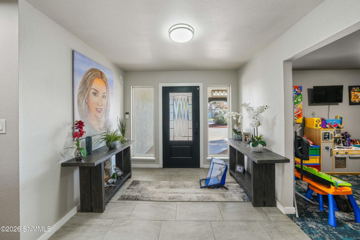 405 Feather Moon Drive, Santa Teresa, NM 88008 photo 7
