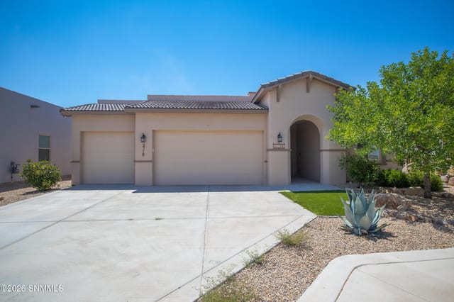 3718 Golden Echo Loop, Las Cruces, NM – 4 bedroom single family residence for sale at $2,260