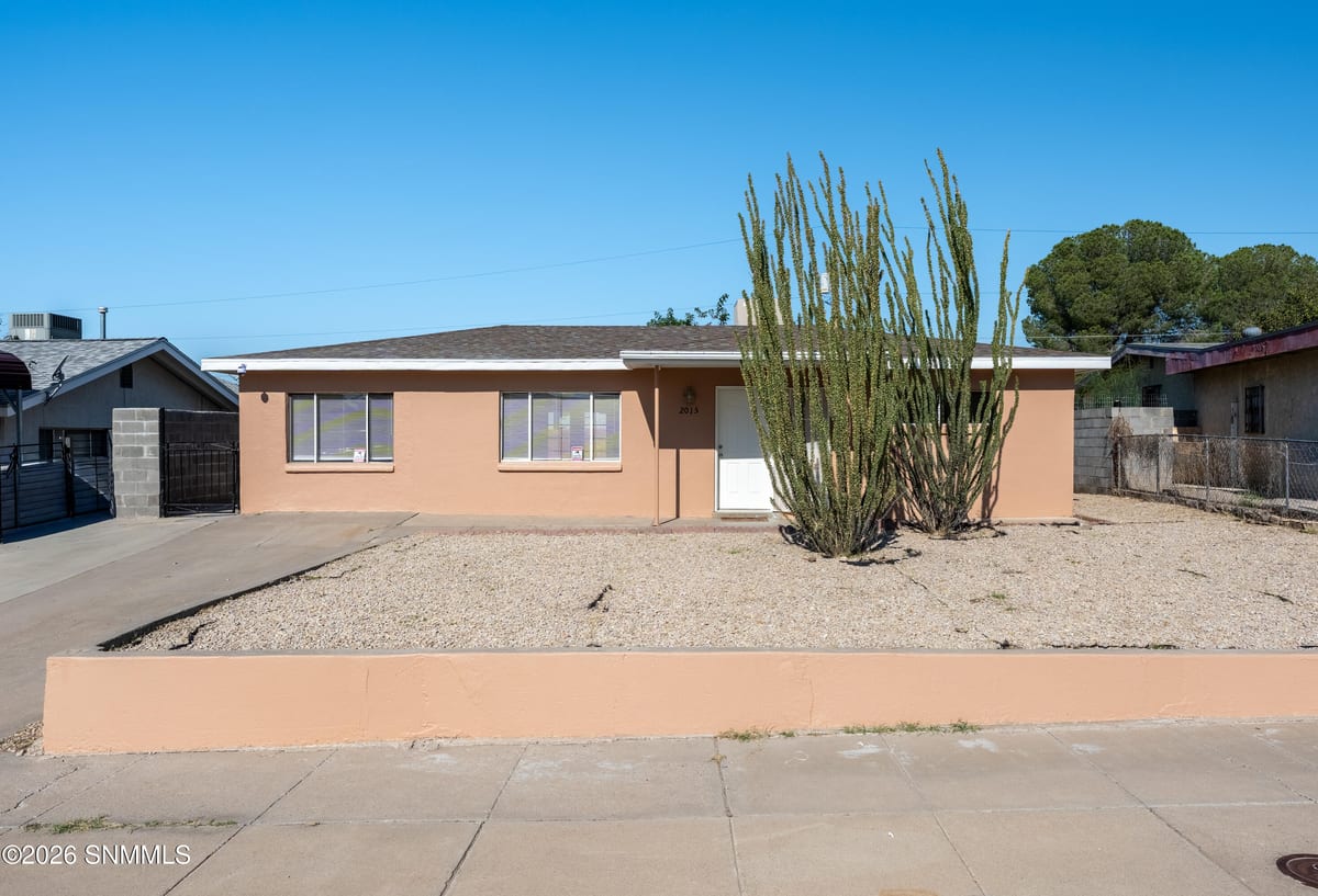 2015 Anderson Drive, Las Cruces, NM 88001 photo 2