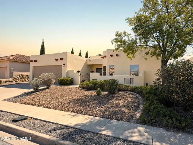 571 Canyon Point Road, Las Cruces, NM 88011 photo 2