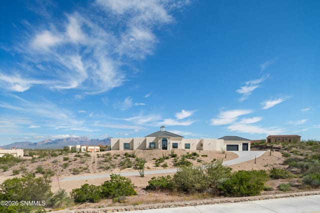 5565 Vista Rico, Las Cruces, NM 88011 photo 3