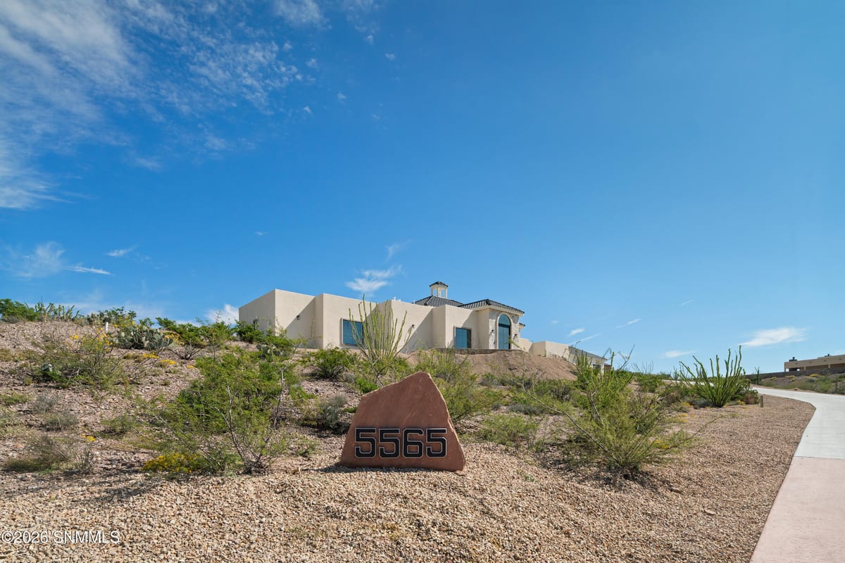 5565 Vista Rico, Las Cruces, NM 88011 photo 4