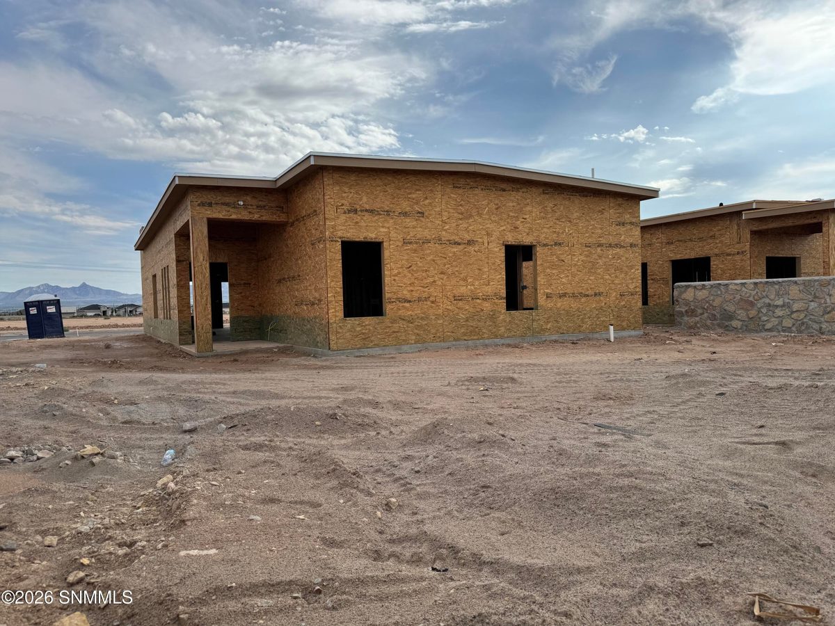 7469 Carolina Street, Las Cruces, NM 88012 photo 4