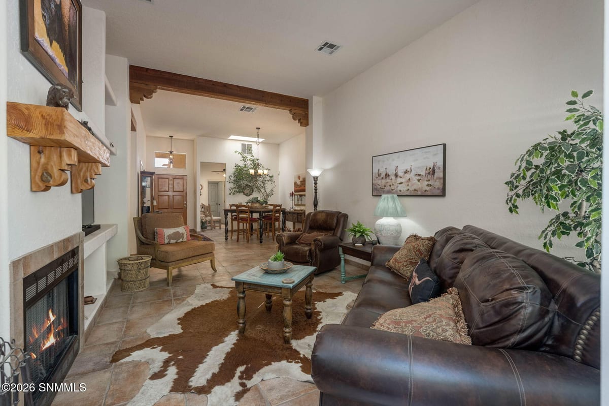 1042 Mormon Drive, Las Cruces, NM 88011 photo 4