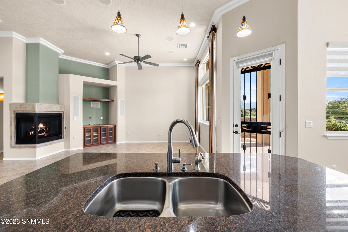1714 Stone Mountain Lane, Las Cruces, NM 88011 photo 7