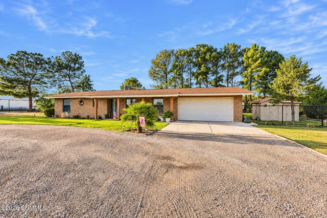 220 W Taylor Road, Las Cruces, NM 88007 photo 2