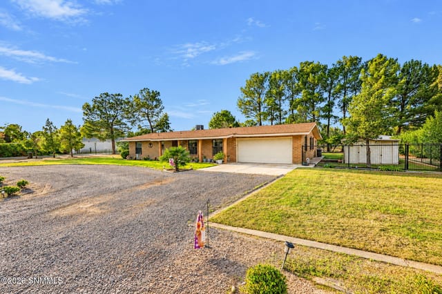 220 W Taylor Road, Las Cruces, NM 88007 photo 5