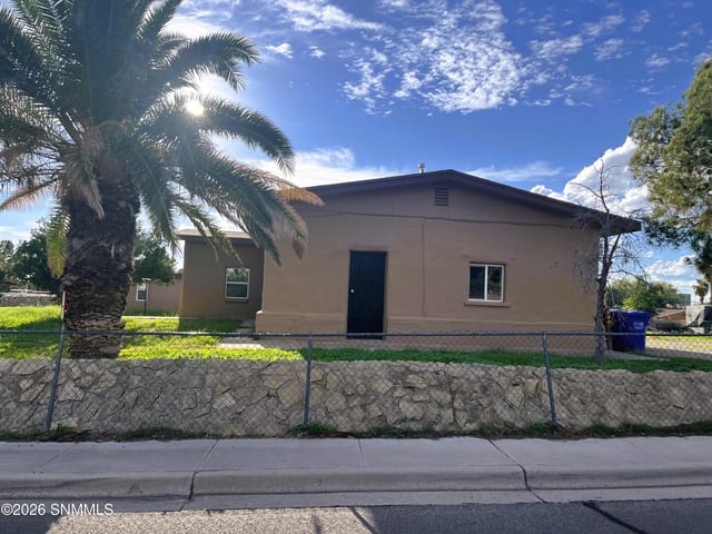 910 S Esperanza Street, Las Cruces, NM 88001 photo 3