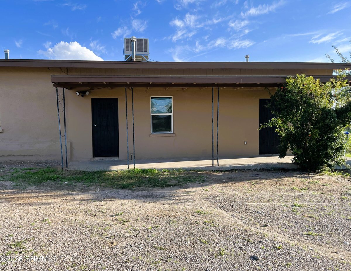910 S Esperanza Street, Las Cruces, NM 88001 photo 5